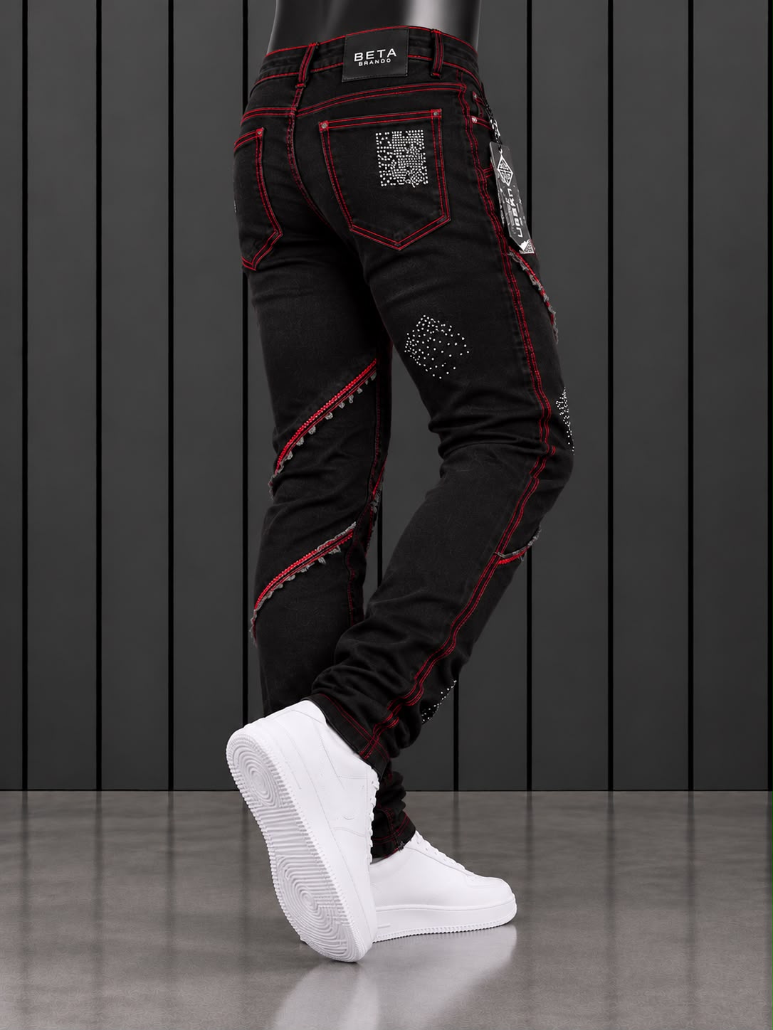 Pantalón CJ URBAN Negro con Detalles Rojos y Aplicaciones Urbanas