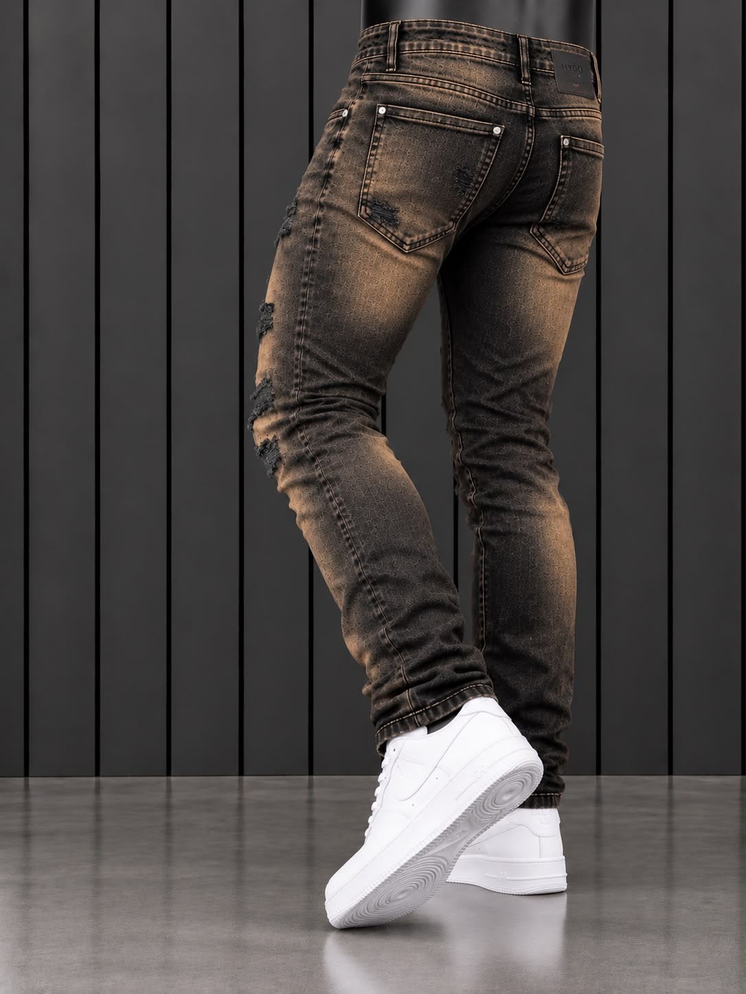 Pantalón Hygo Brand; Negro, Diseño Vintage Desgastado