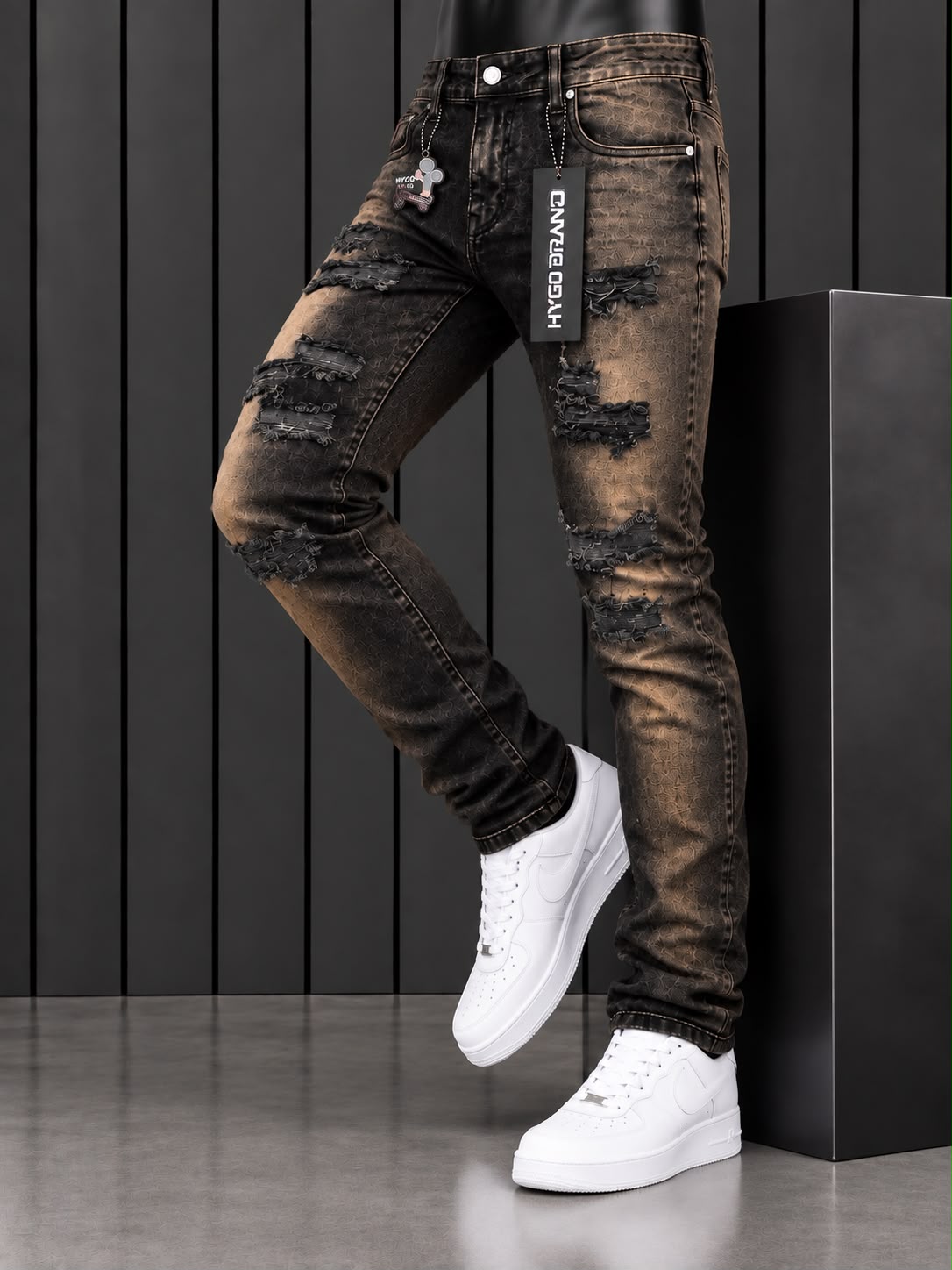 Pantalón Hygo Brand; Negro, Diseño Vintage Desgastado