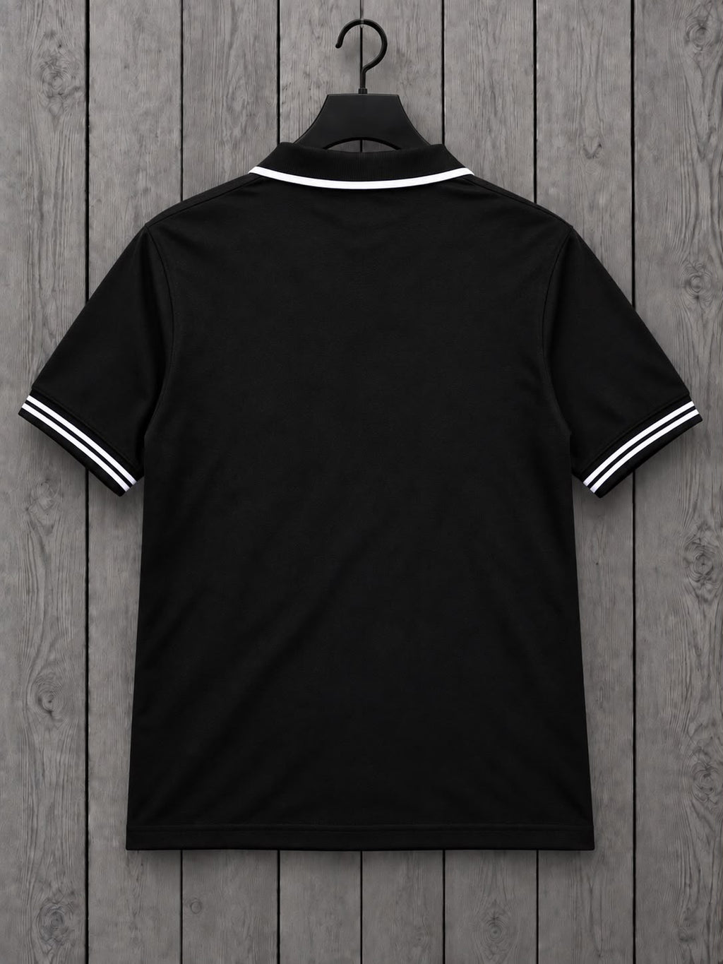 Playera Polo True Religion Negra con Detalles Blancos