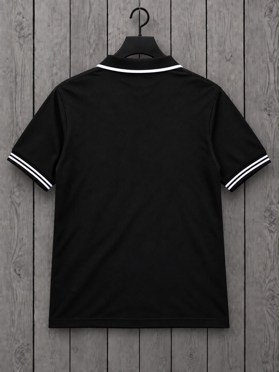 Playera Polo True Religion Negra con Detalles Blancos