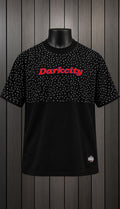 Playera Darkcity DC Worldwide Negra con Detalles Blancos