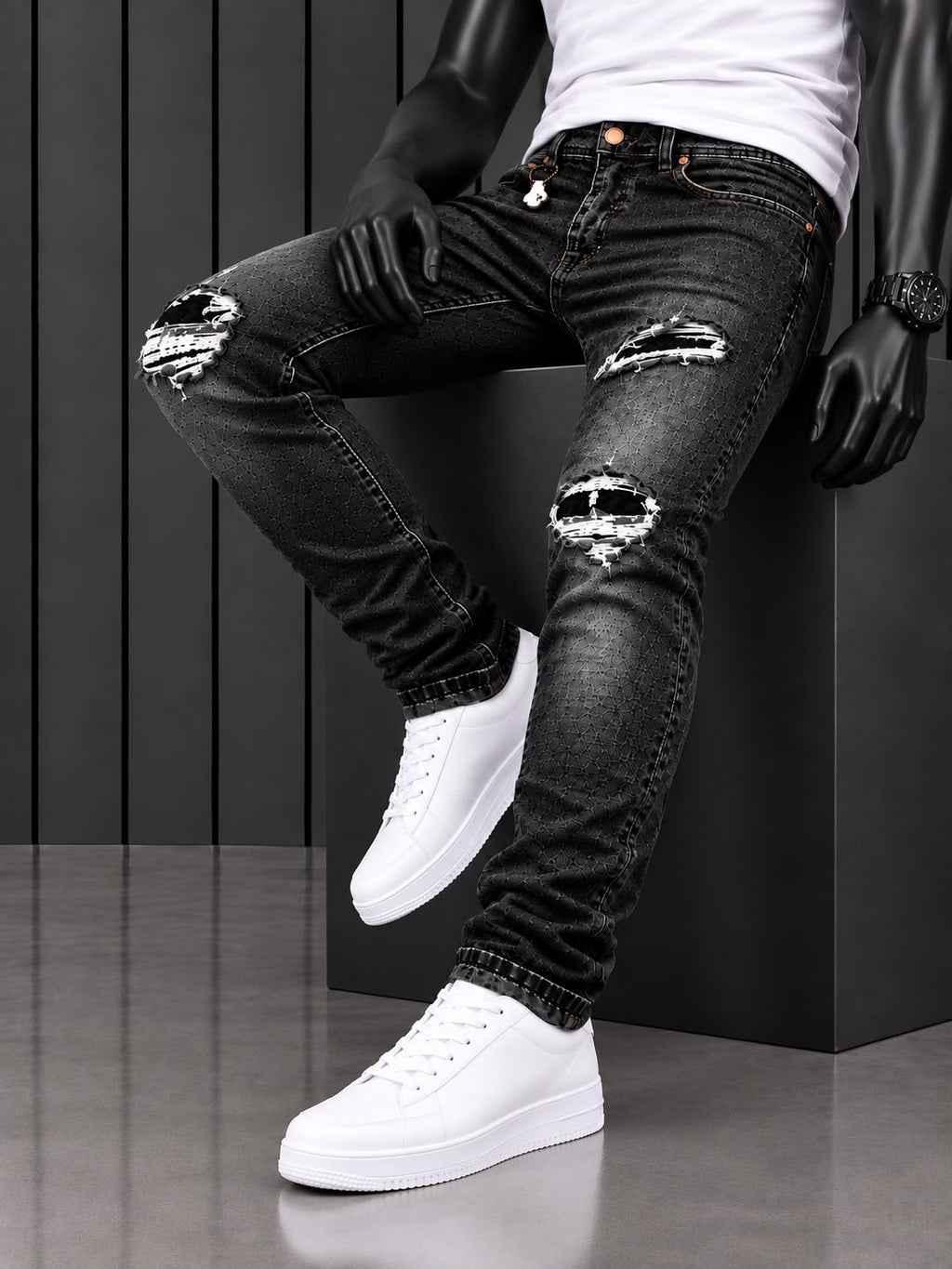 Jeans Beta Brand; Negro Skinny Distressed con Diseño Texturizado